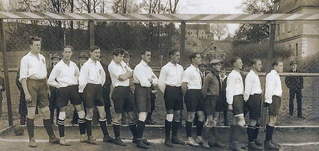Historische Mannschaftsaufnahme der SpVgg Stadtamhof